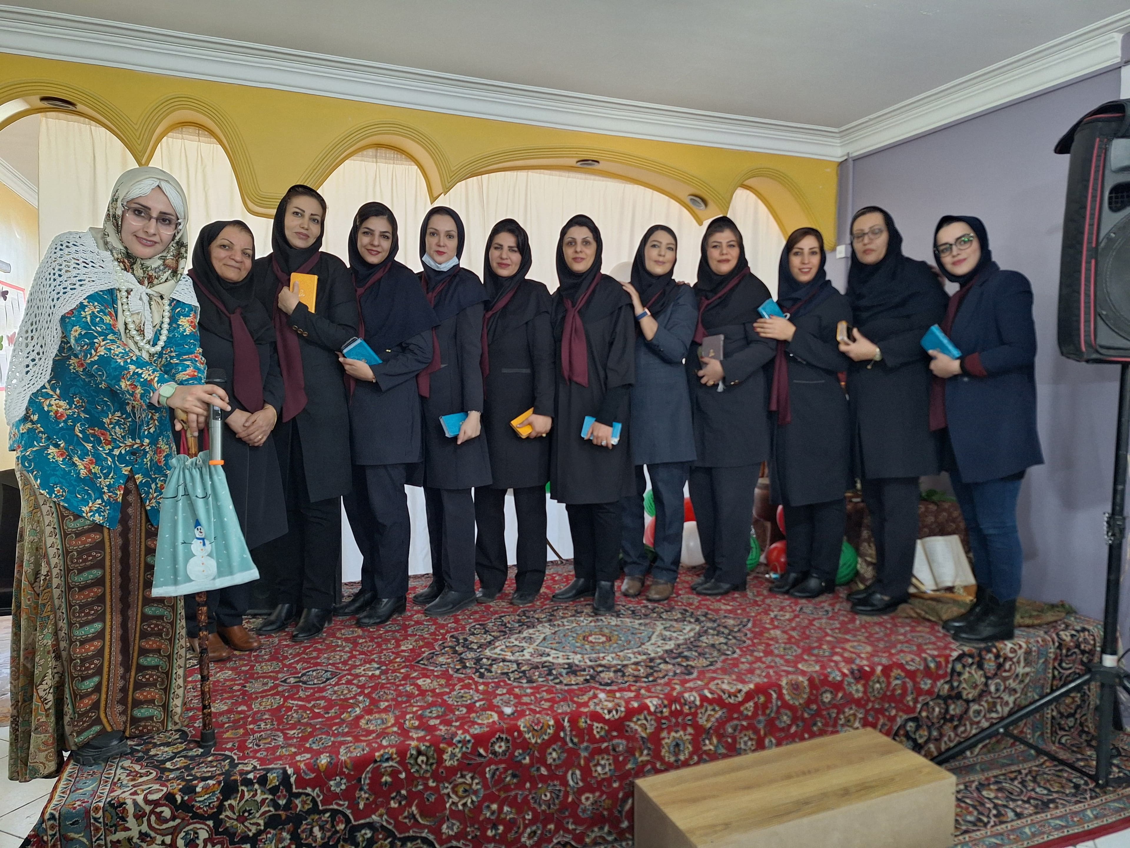 جشن یلدای ۱۴۰۳ دبستان و پیش دبستان شهید پورسینا